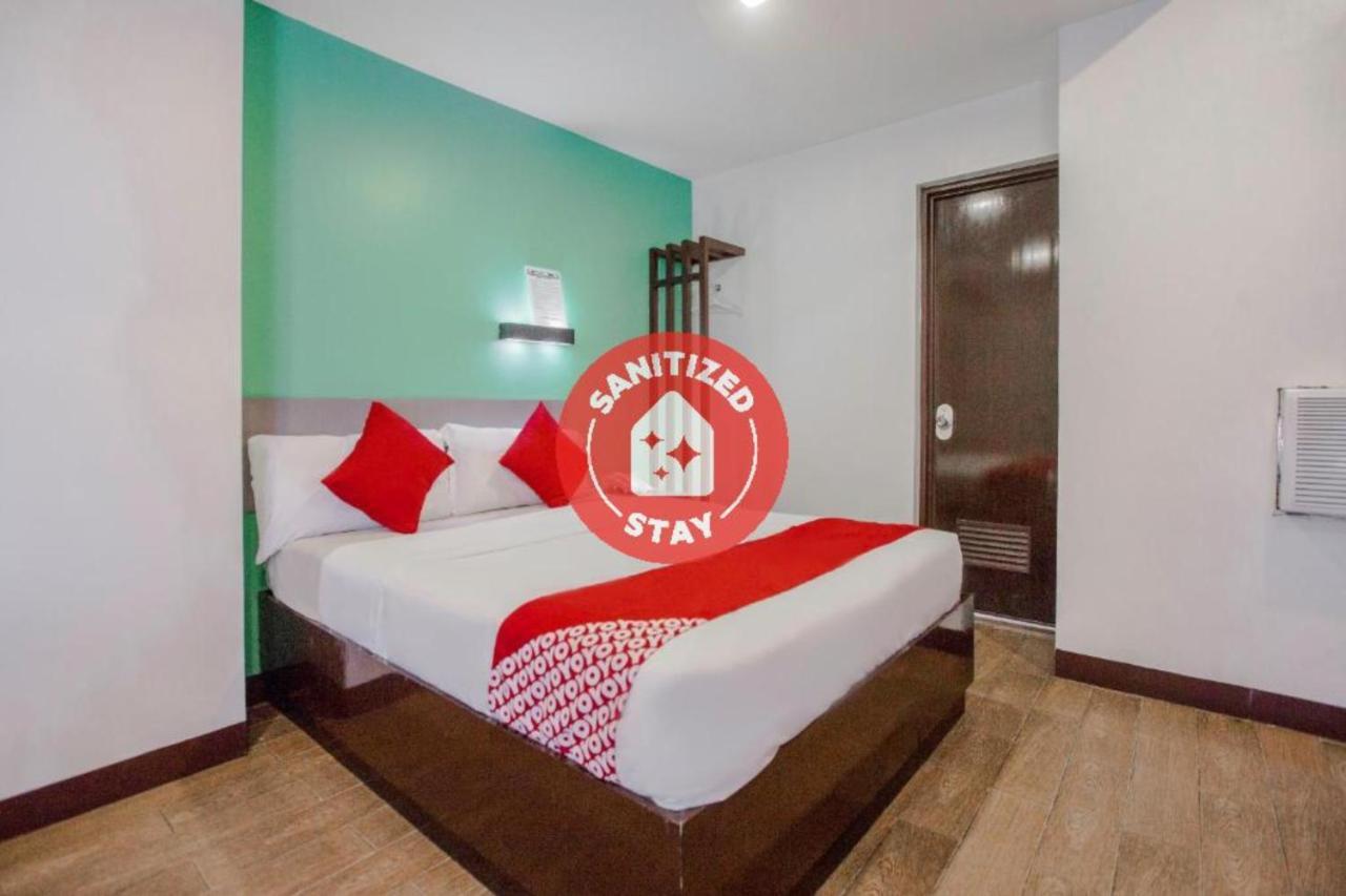 Oyo 637 Fox Hotel เกซอนซิตี้ ภายนอก รูปภาพ