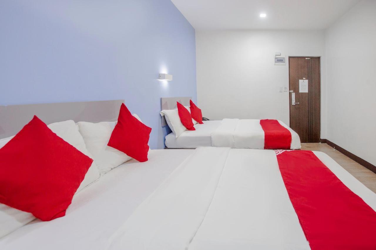 Oyo 637 Fox Hotel เกซอนซิตี้ ภายนอก รูปภาพ