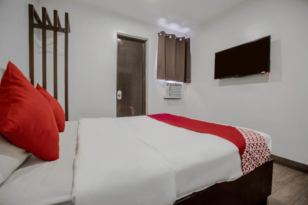 Oyo 637 Fox Hotel เกซอนซิตี้ ภายนอก รูปภาพ