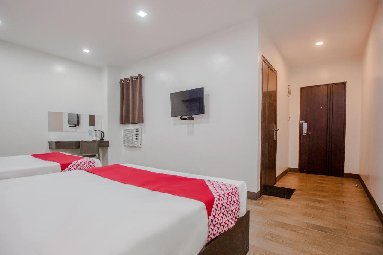 Oyo 637 Fox Hotel เกซอนซิตี้ ภายนอก รูปภาพ