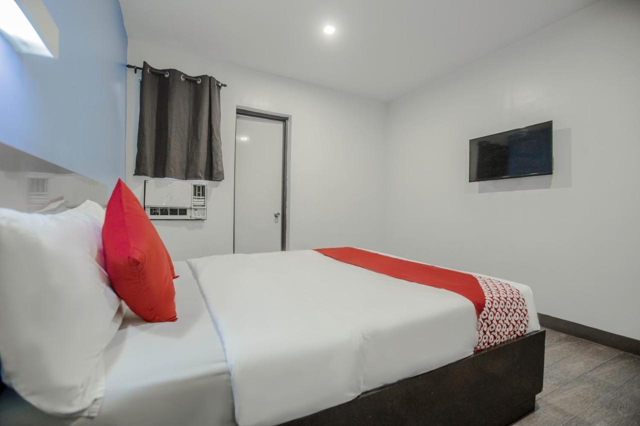 Oyo 637 Fox Hotel เกซอนซิตี้ ภายนอก รูปภาพ