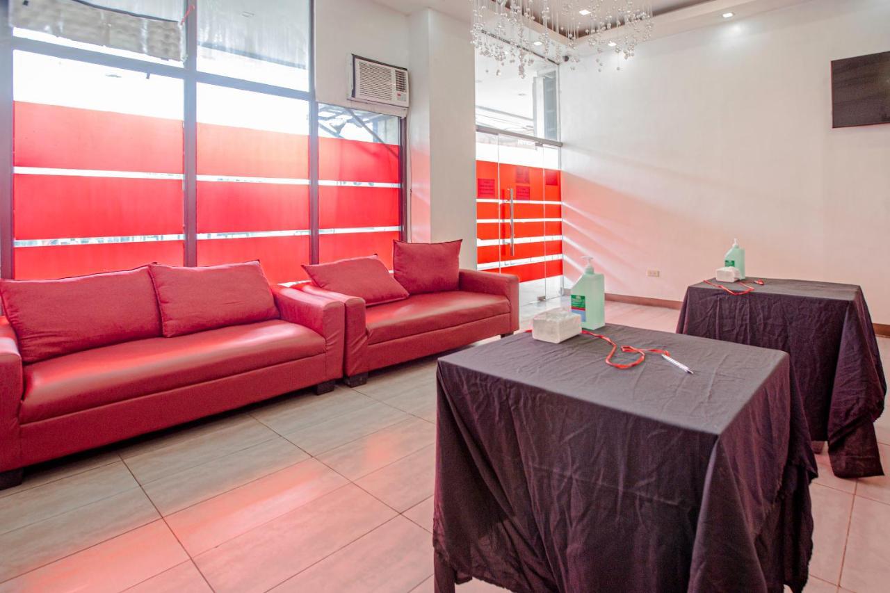 Oyo 637 Fox Hotel เกซอนซิตี้ ภายนอก รูปภาพ