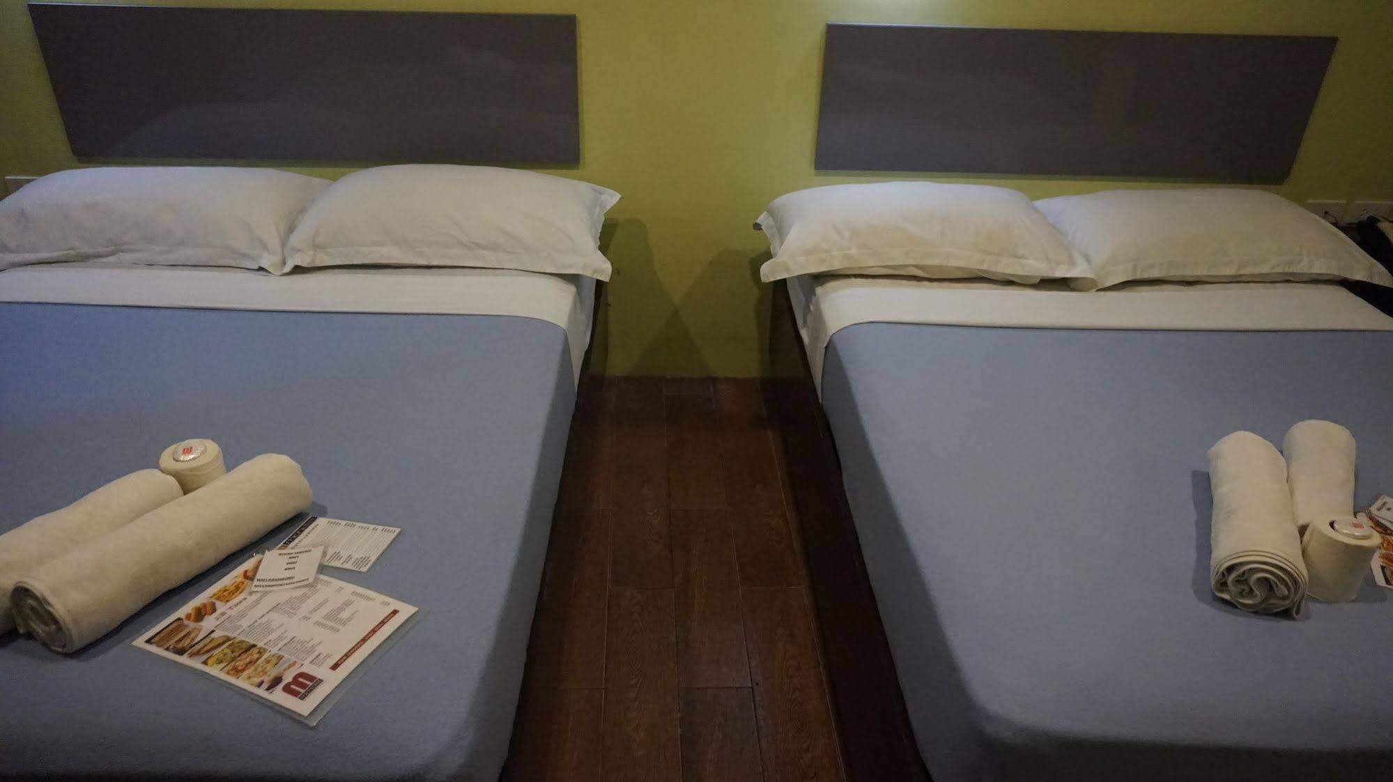 Oyo 637 Fox Hotel เกซอนซิตี้ ภายนอก รูปภาพ