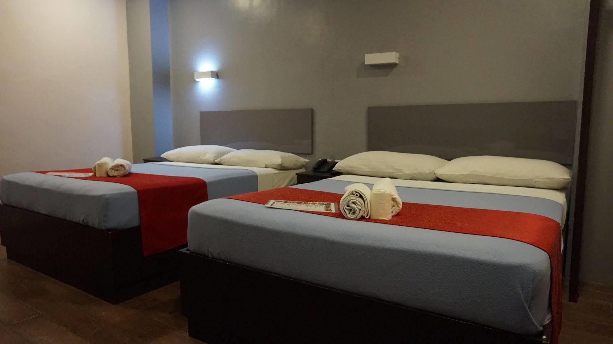 Oyo 637 Fox Hotel เกซอนซิตี้ ภายนอก รูปภาพ